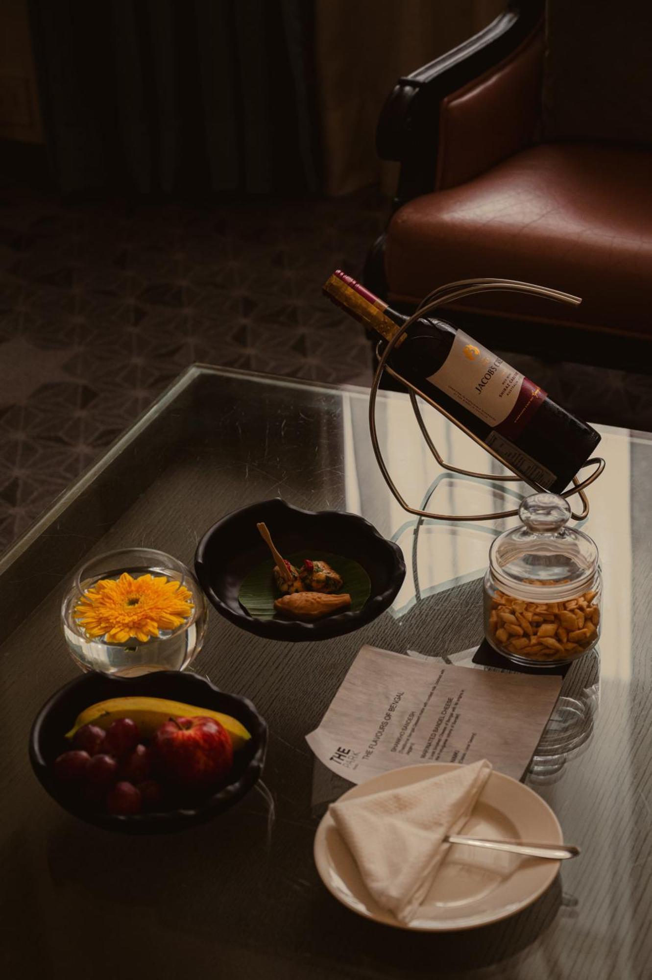 The Residence room check Welcome drinks on arrival Happy Hours from 1830 hrs to 2030 hrs at The Residence Lounge 2pcs ironing complimentary One way transfer One hour center usage prior intimation needed